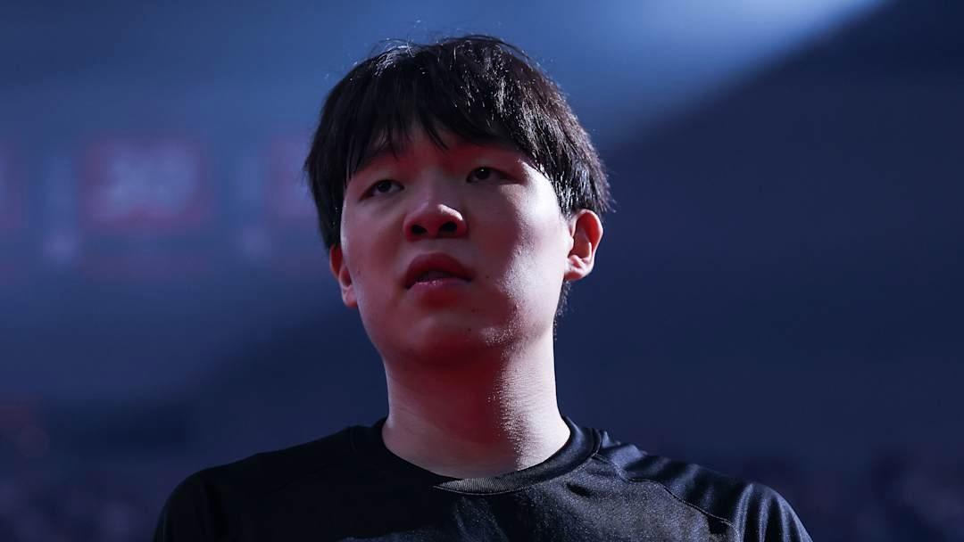 杨瀚森被看衰！与他互换的灰熊11号秀爆砍27+6，他却仍在适应NBA