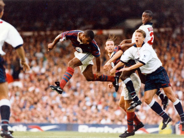 20岁还是油漆工，26岁却成为英超银靴，英格兰神锋的经历太励志