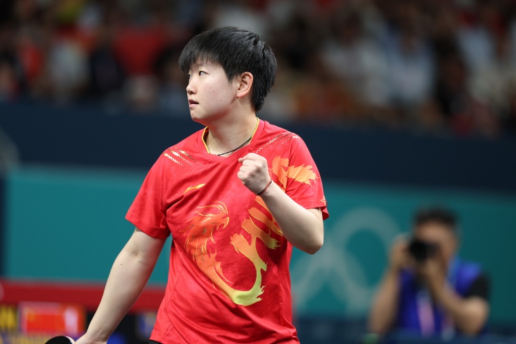 孙颖莎：很开心成功卫冕世界杯冠军，感谢教练和团队在幕后的付出