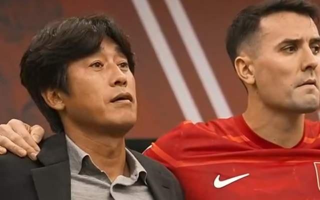 不愧亚冠唯一赢球教练：徐正源亚冠赛前被弟子鞠躬握手太感人！