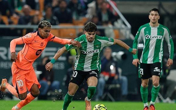 亚马尔点射巴萨53贝蒂斯迎西甲6连