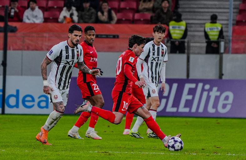 1311亚冠疯狂一夜！海港窝里横！张5被