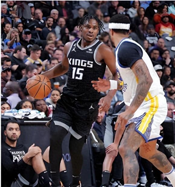 NCAA旧将拜斯米切尔冲击CBA！多队关注外线外援引援动态