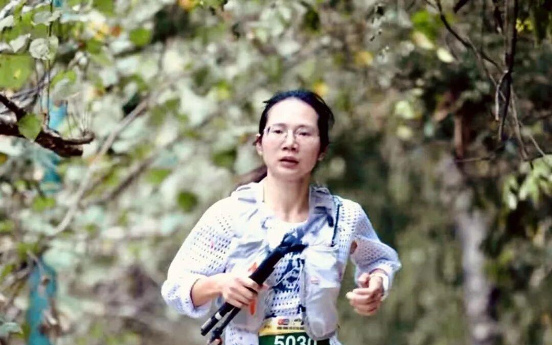 黄雪梅以港百夺冠的方式打开假期