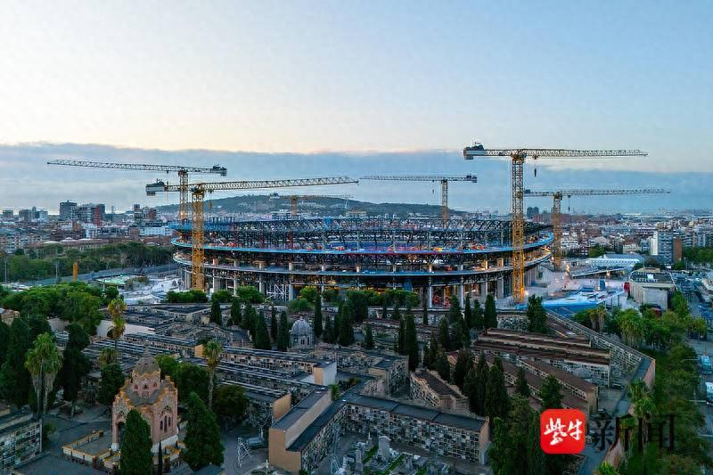 聚光灯下的尴尬，巴萨金球奖现场再遭追问诺坎普归期