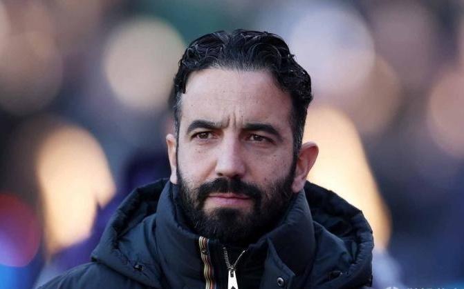 击败水晶宫、狼队，阿莫林首次带领曼