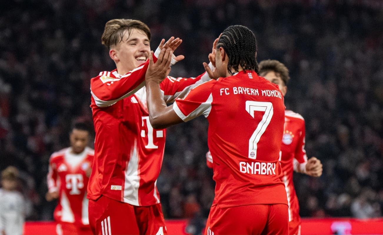 足坛悲喜夜！拜仁绝平爆冷，国米登顶意