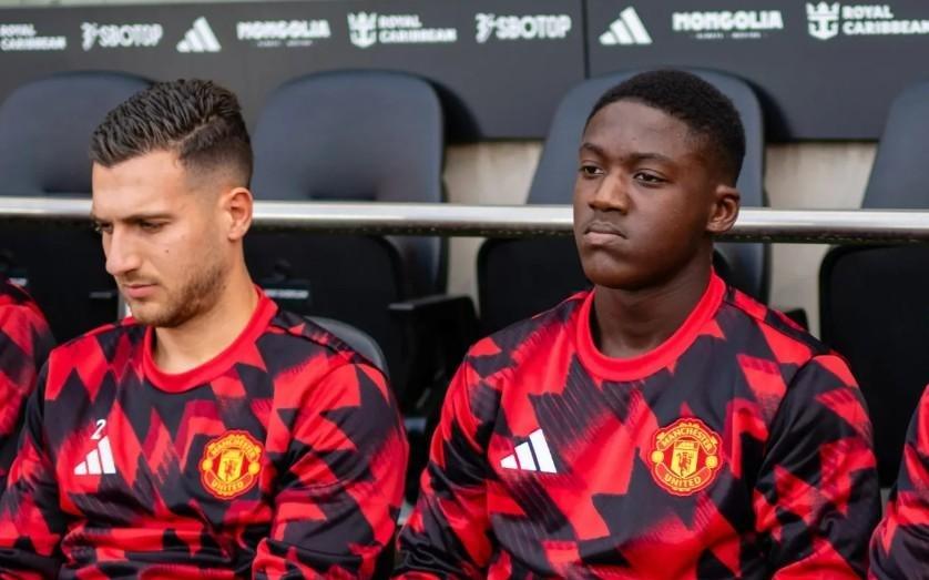 英媒：纽卡正在密切关注科比梅努，埃迪豪很喜欢他