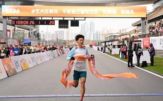 万马奔腾迎新年！2026上海嘉定半程马拉松暨蒸蒸日上迎新跑鸣枪开跑