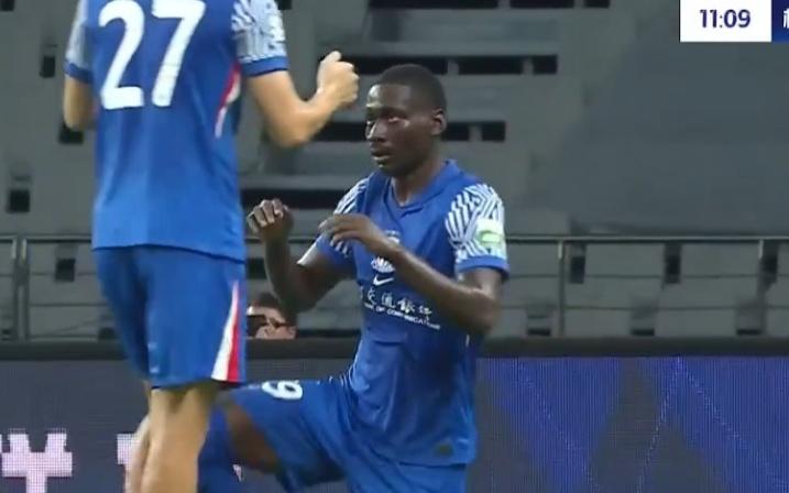 申花梦幻开局!阿苏埃两连击破门,破81天球荒,怒吼庆祝