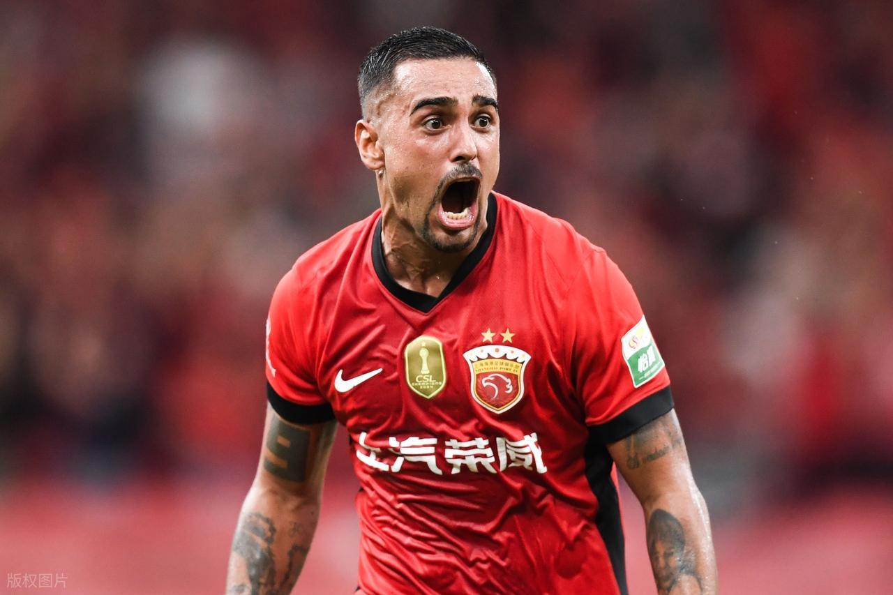 中超最新积分战报逆转压哨绝杀！上海海港超成都蓉城2分登顶