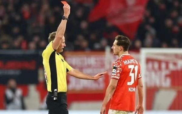 德甲红牌新纪录诞生