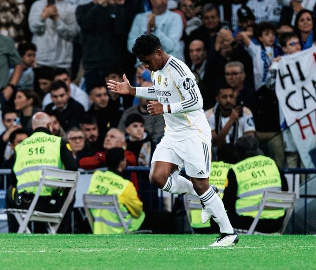 皇马冬窗离队第1人浮现：19岁中锋只