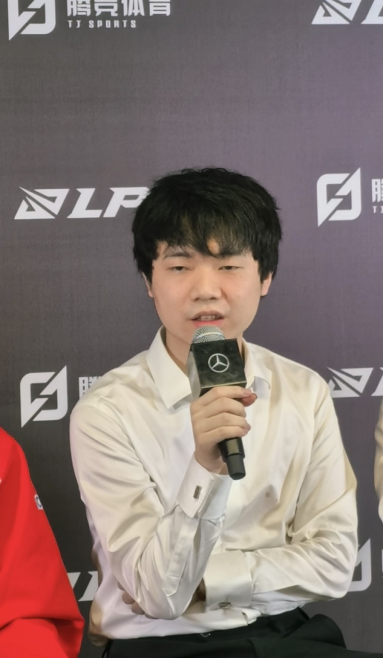 斗来斗去有意思吗WE教练大家是一个