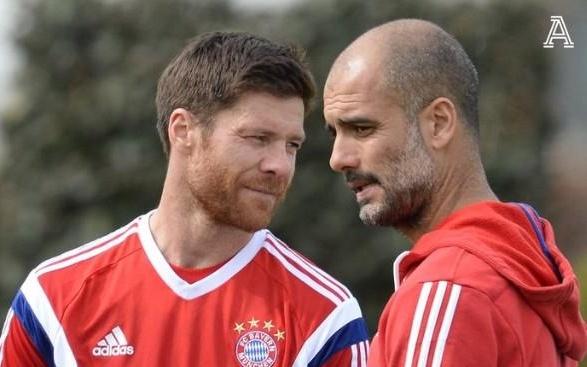 阿隆索曾在瓜帅手下出场79次，师徒二