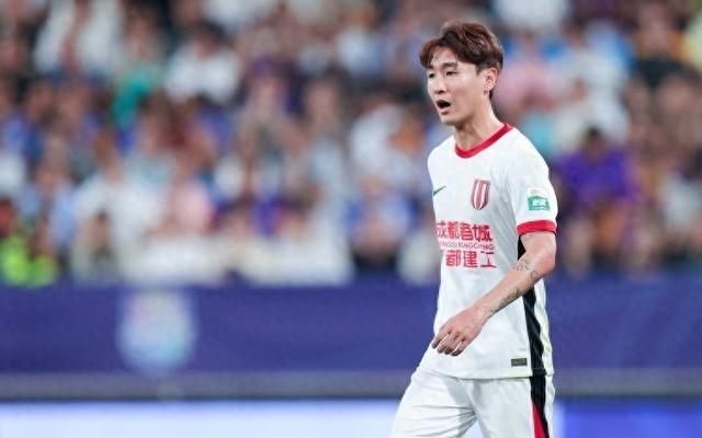 中超蓉城大将韦世豪需一个月康复时间