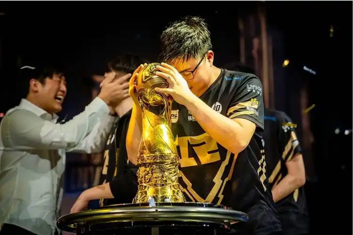 Mlxg的2500万不够啊Uzi再以合同纠