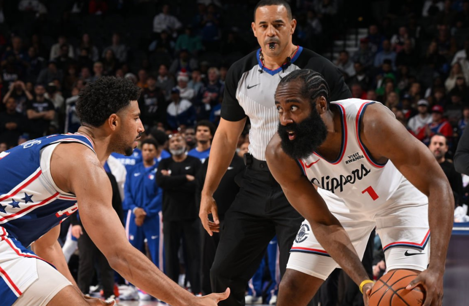 官方公布重大漏判：哈登绝杀三分被犯规没吹快船两次吃亏负76人