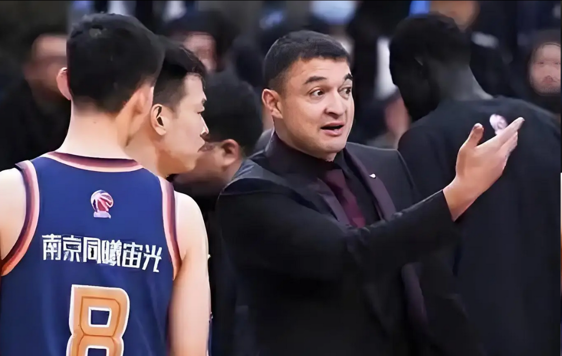 西热之后又卸磨杀驴！常规赛开始前3天换帅，这种球队豪言夺冠