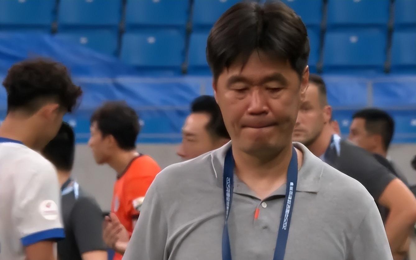 离大谱！李霄鹏爱将业余表现，浪费绝好机会，葬送海牛全队努力！