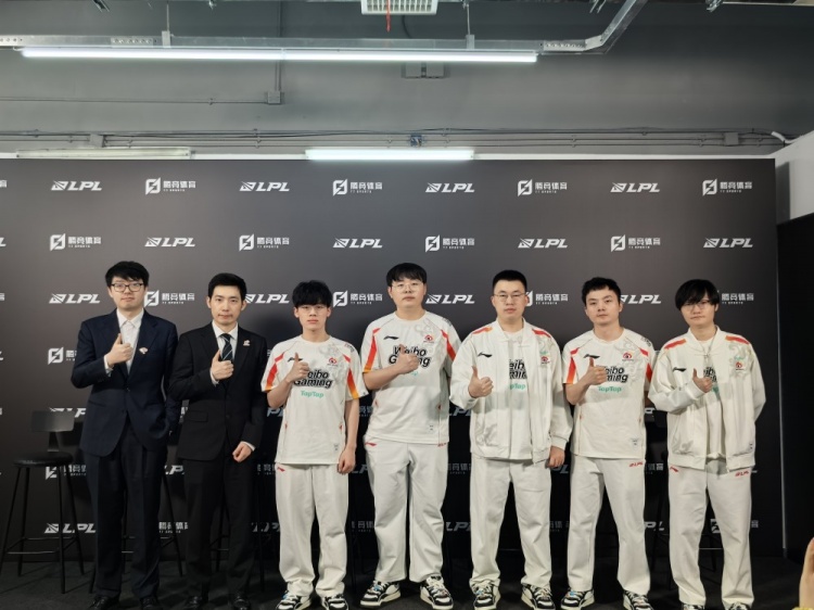 WBG赛后群访教练：我们有几位选手身