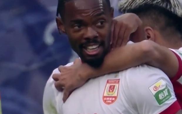 亚泰保级战梦幻开局！谢维军巨大失误