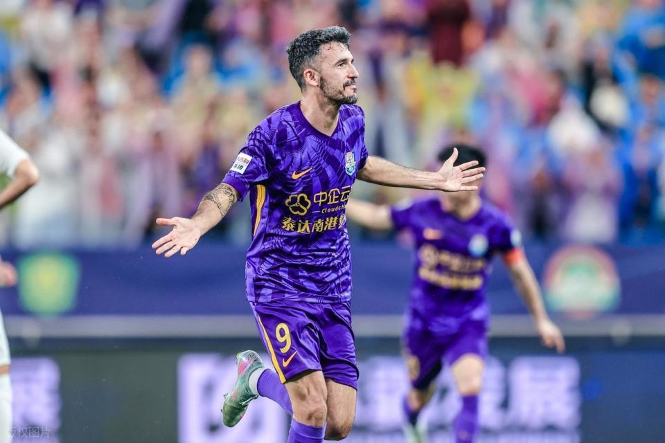 20！津门虎获近4轮首胜送英博2连败王秋明传射基莱斯轰第13球