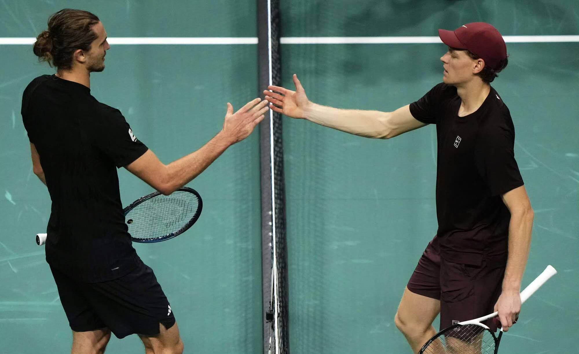 血洗兹维比肩德纳，谁能阻挡辛纳卫冕年终