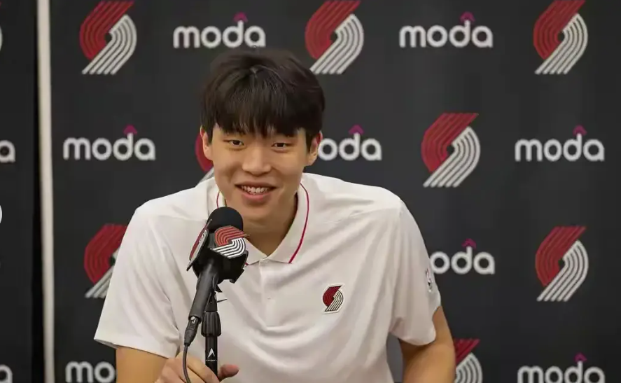 杨瀚森一场NBA没打，球队就易主了！开拓者新老板是何许人也