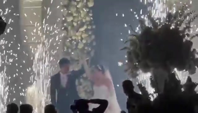 婚前已生两孩路易斯迪亚斯和女友结婚，自2016年就开始交往