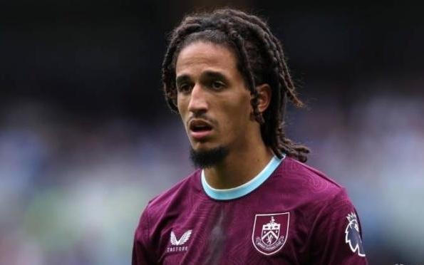 英足总官方：伯恩利球员汉尼拔因向利