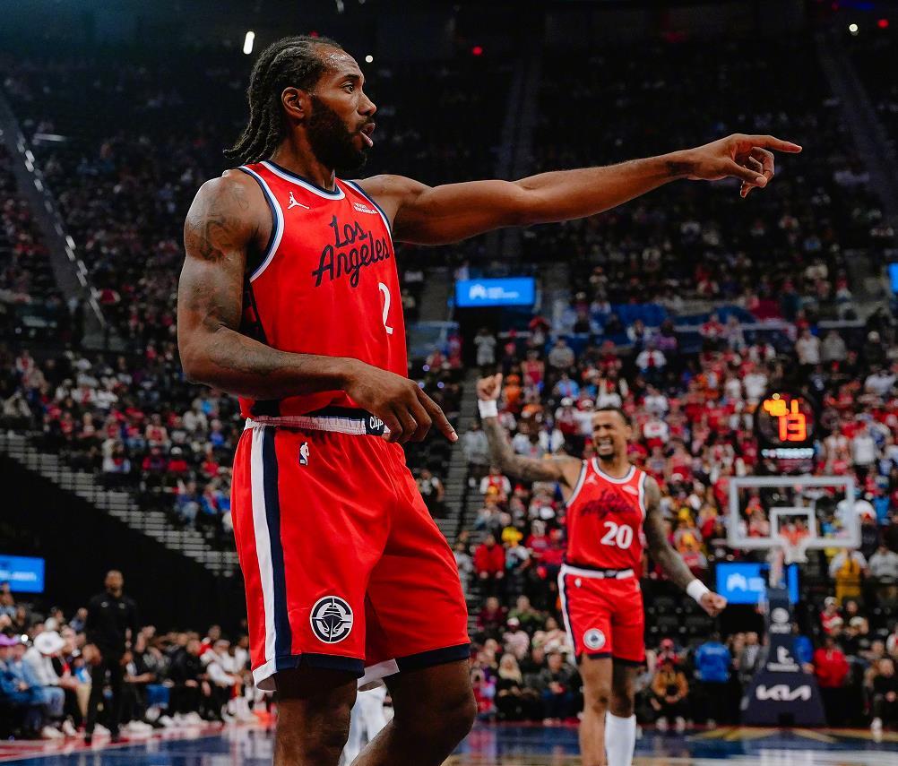 难看！小卡压哨绝杀，NBA最老球队：你们