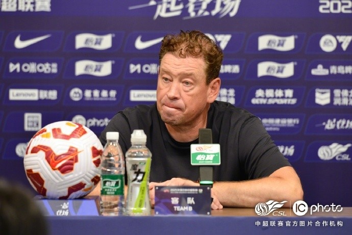 斯卢茨基：我认为今天阿马杜发挥得非常好很感谢球员们的努力