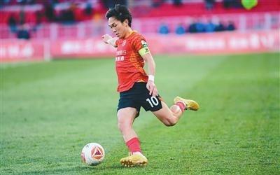 辽宁铁人冲超纪实：十年征途终圆梦，辽沈足球启新篇