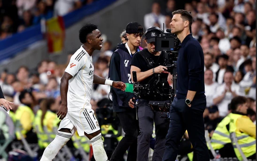 西媒：维尼修斯认为自己未获得尊重，正认真考虑离队的可能性