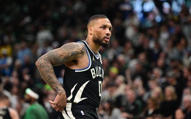 2年前的今天：雄鹿与开拓者进行交易得到75大球星利拉德