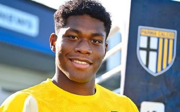 酸了！日本国门铃木彩艳意甲扑出点球