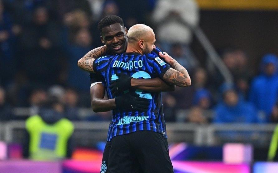 足坛一夜动态！皇马闷平巴萨追分，曼城大胜利物浦，国米意甲登顶