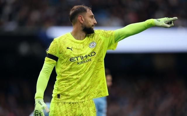 内维尔：多纳鲁马绝对是头猛兽，我非常欣赏他这种门将