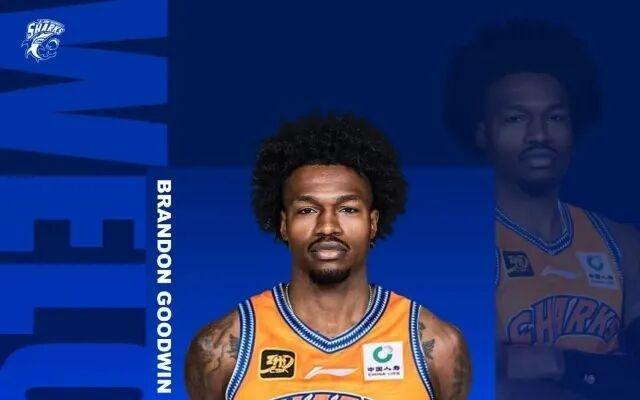 四大外援就位！上海男篮这阵容，是要夺冠的节奏