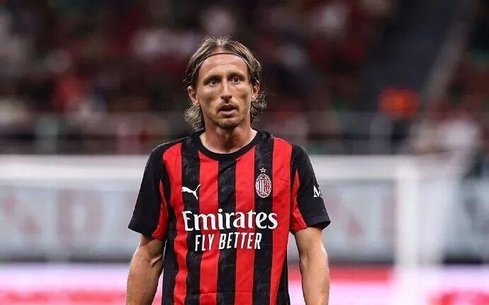 都灵主席丨我感觉他是1955年代的球员