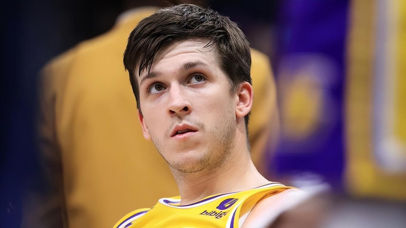 湖人遭打击！里夫斯左小腿轻微拉伤至少缺阵一周最快打快船复出