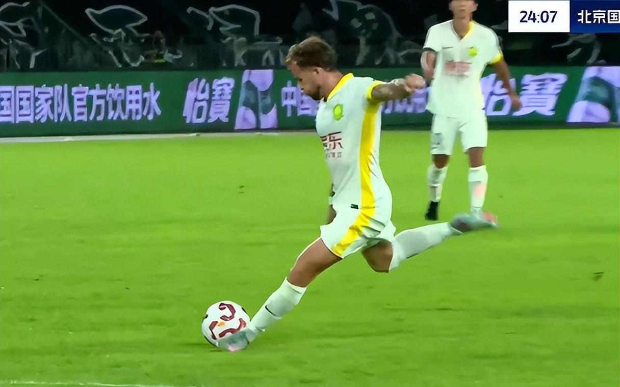 国安夺冠还有戏防线漏成筛子，战术不