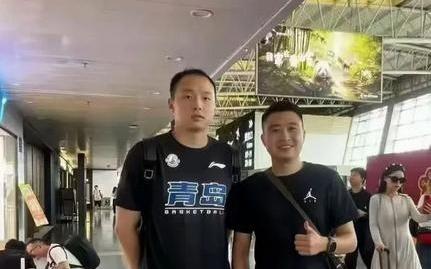 媒体人：浙江无力匹配青岛3年1800万合同，王奕博转会态度坚决，不惜放弃编制