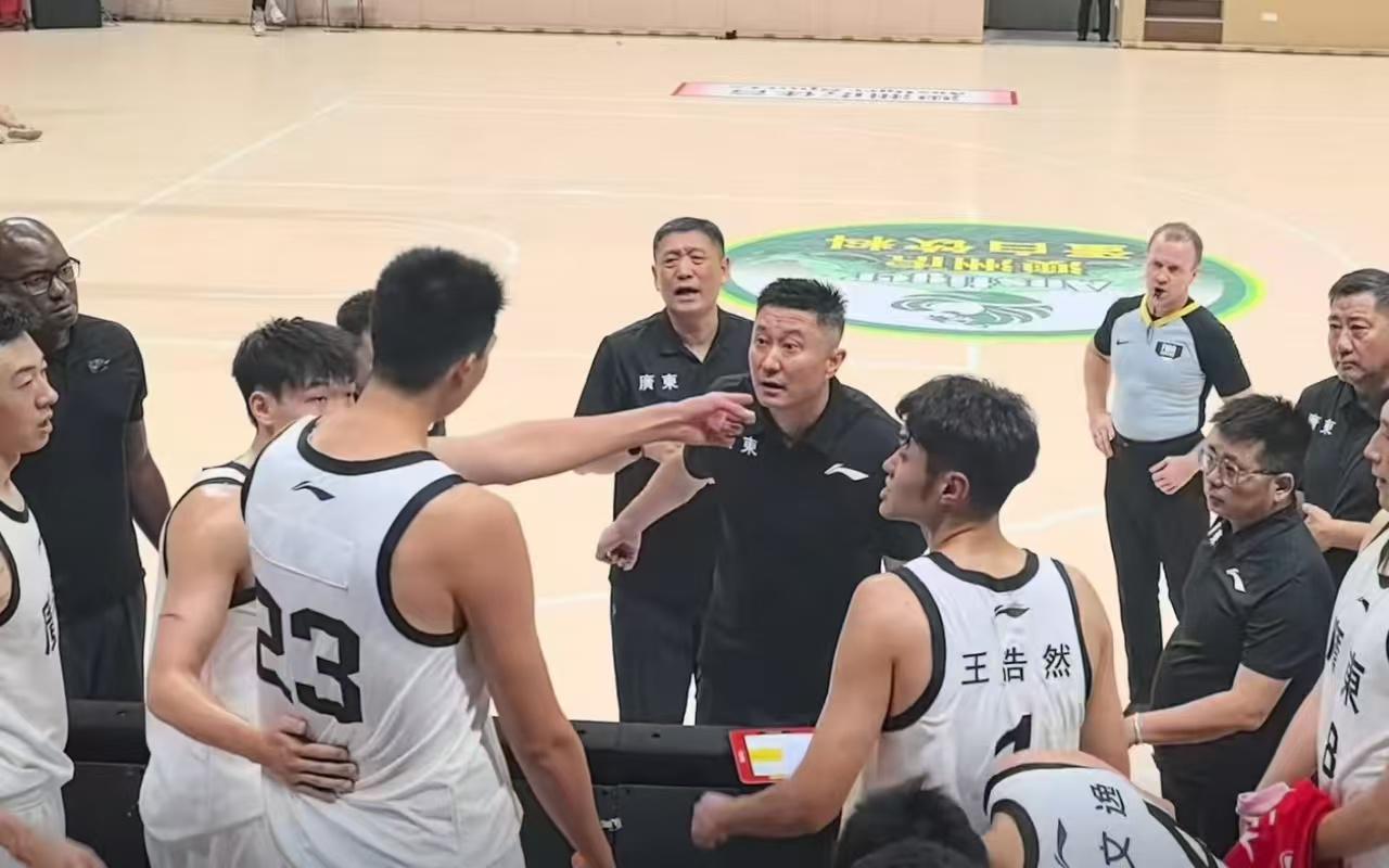 广东男篮再遭重击！徐昕申请交易，球队阵容面临大动荡