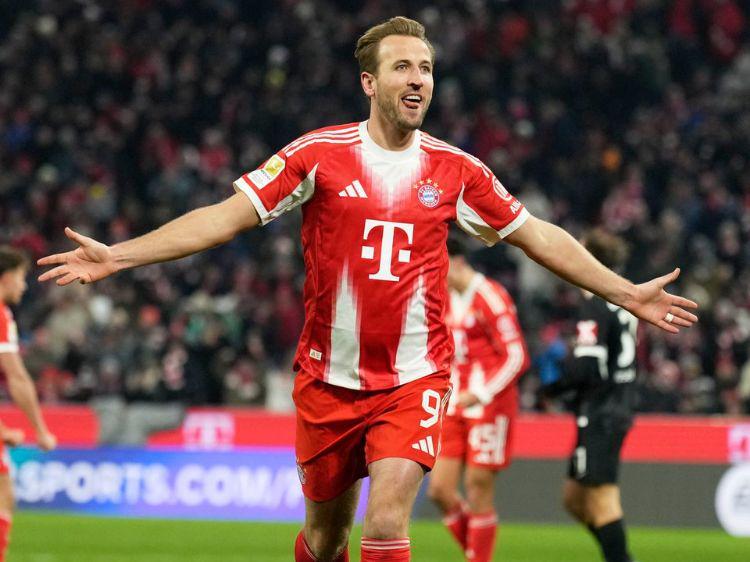 凯恩比肩哈兰德，1.3亿超巨独造5球！02到62，拜仁主场狂胜