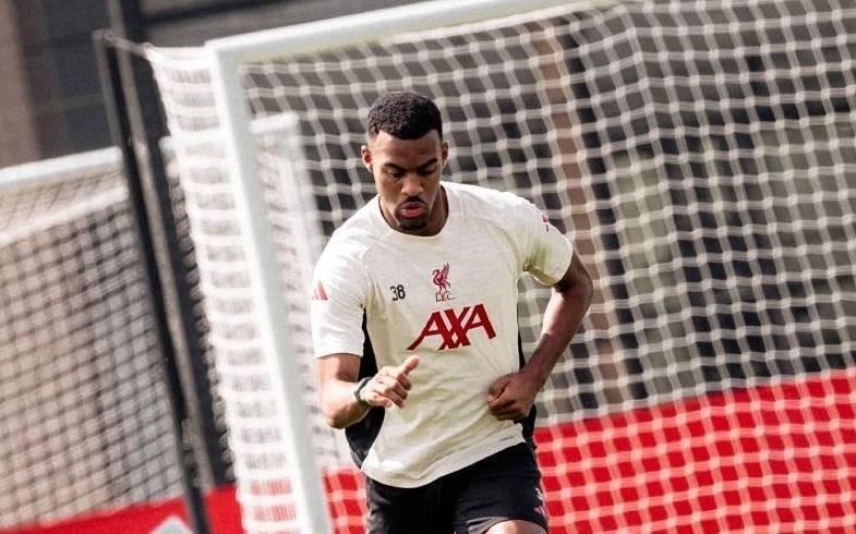 邮报：赫拉芬贝赫在利物浦很开心，其经纪人未与俱乐部谈续约