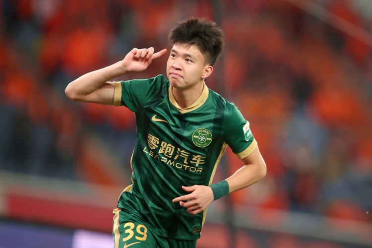 中超青春风暴！18岁王钰栋梅开二度，18