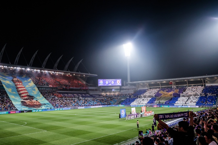 津门虎vs泰山赛前TIFO：天津民园广场