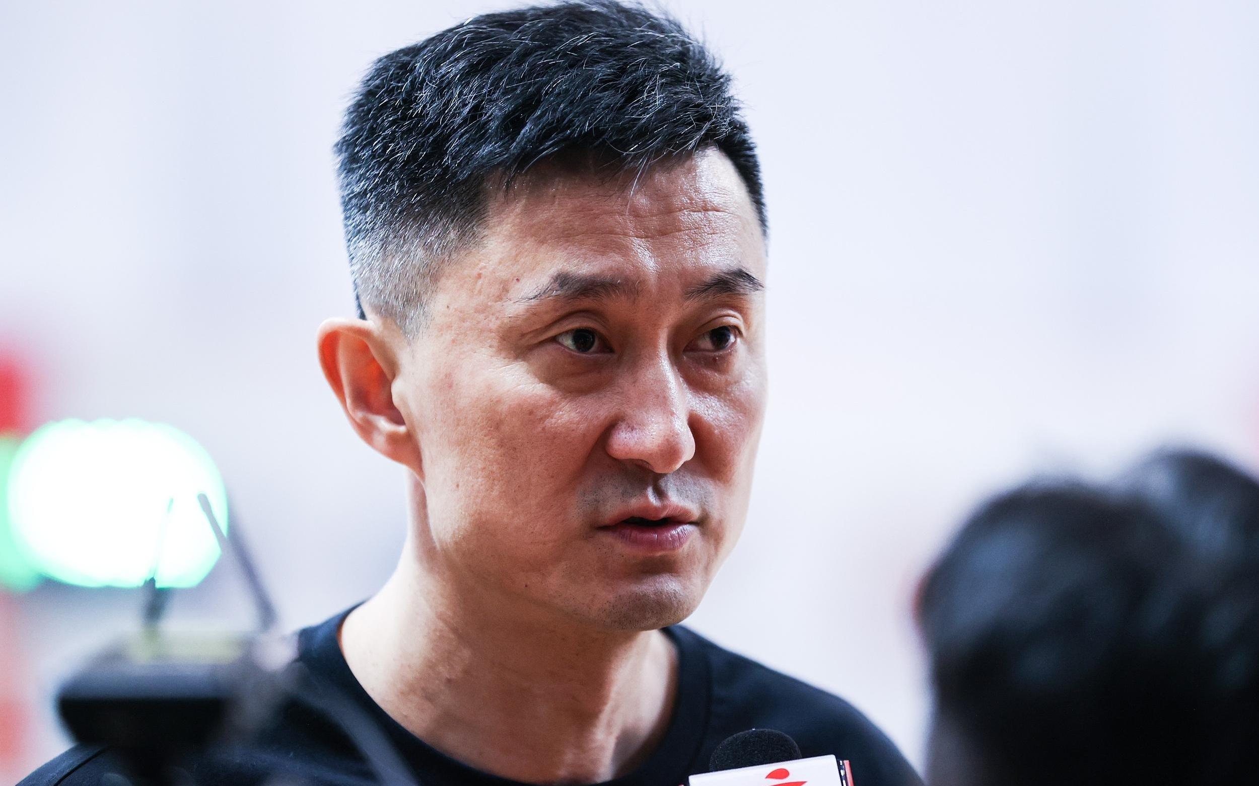 广东一夜3消息！崔永熙称CBA三分线太短！胡明轩成宏远国手独苗